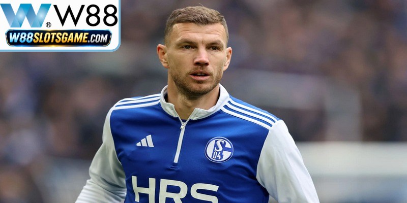 Edin Dzeko Tâm Sự Về Cuộc Hành Trình Lên Đỉnh Cao Sân Cỏ Edin Dzeko Tâm Sự Về Cuộc Hành Trình Lên Đỉnh Cao Sân Cỏ