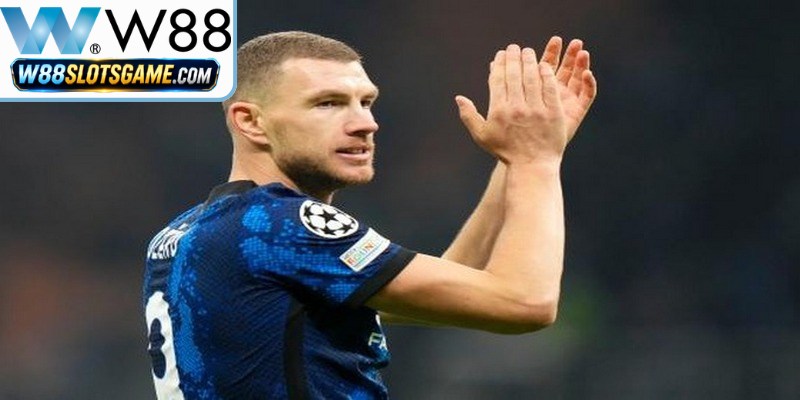 Edin Dzeko Tâm Sự Về Cuộc Hành Trình Lên Đỉnh Cao Sân Cỏ Edin Dzeko Tâm Sự Về Cuộc Hành Trình Lên Đỉnh Cao Sân Cỏ